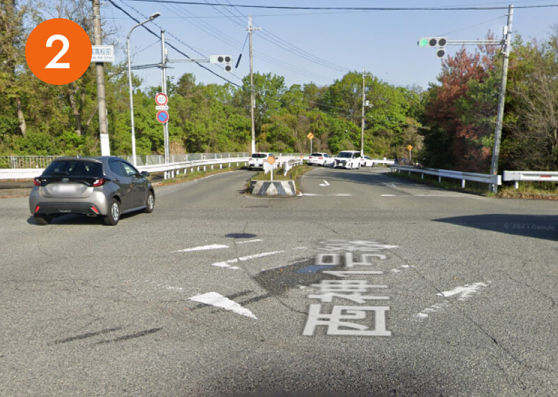 高塚高校前の信号